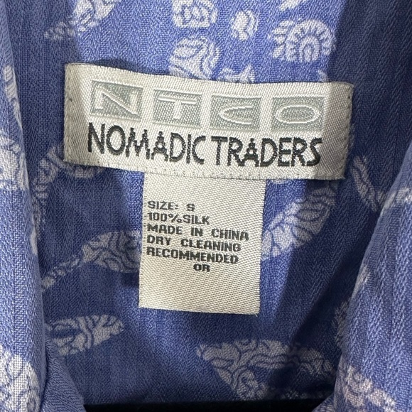 NTCO Nomadic Traders 100% Silk Tropical Print Button Down Shirt Size Small - Picture 2 of 5